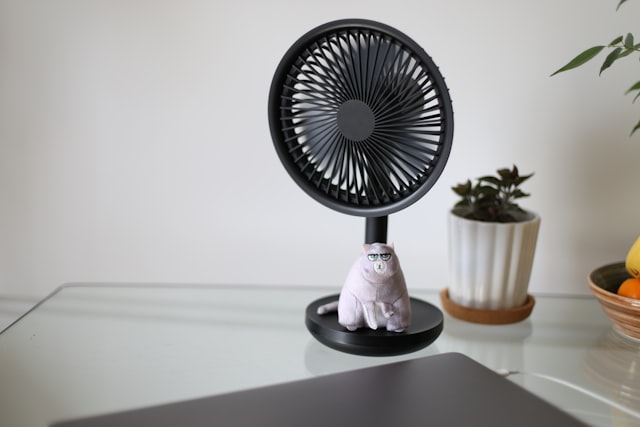 Mini USB Rechargeable Desk Fan